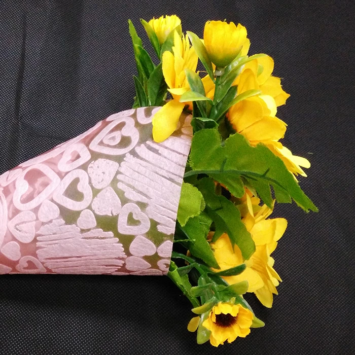 China Gift Wrap Nonwoven Manufacturer Flower Packing Paper, China Spunbond Non Woven Manufacturer, Flower Packing Fabric Company manufacturer