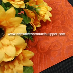 China Heart-shaped Embossing GTRX-HSOR01 Polypropylene Spunbonded Non Woven Decorative Cloth For Floral Sheets manufacturer