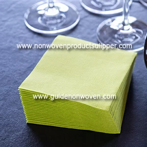 China Light Yellow Color 24x24cm 1/4 Folding Disposable Airlaid Paper Napkin manufacturer