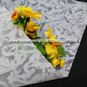 China White Leaf Embossing GTRX-LEWH01 PP Spunbonded Non Woven Wrapping Paper For Flowers manufacturer
