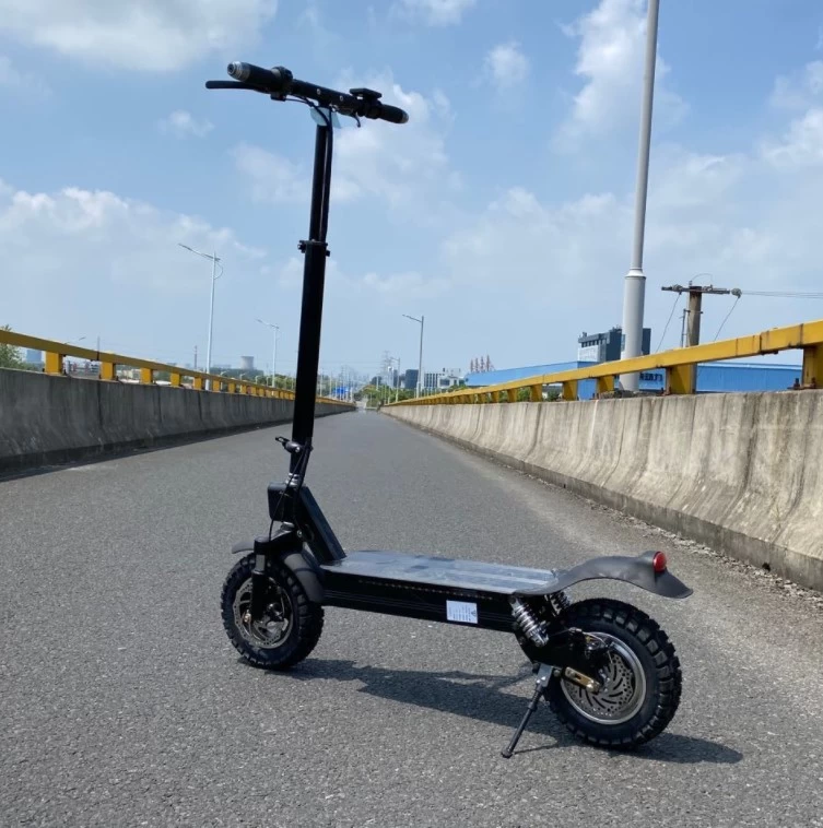 China Scooter elétrico potente de motor 48V 15Ah off road de 11 polegadas 1000w fabricante
