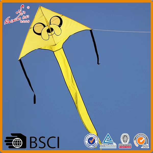 潍坊最大的风筝批发商为孩子们提供三角风筝
