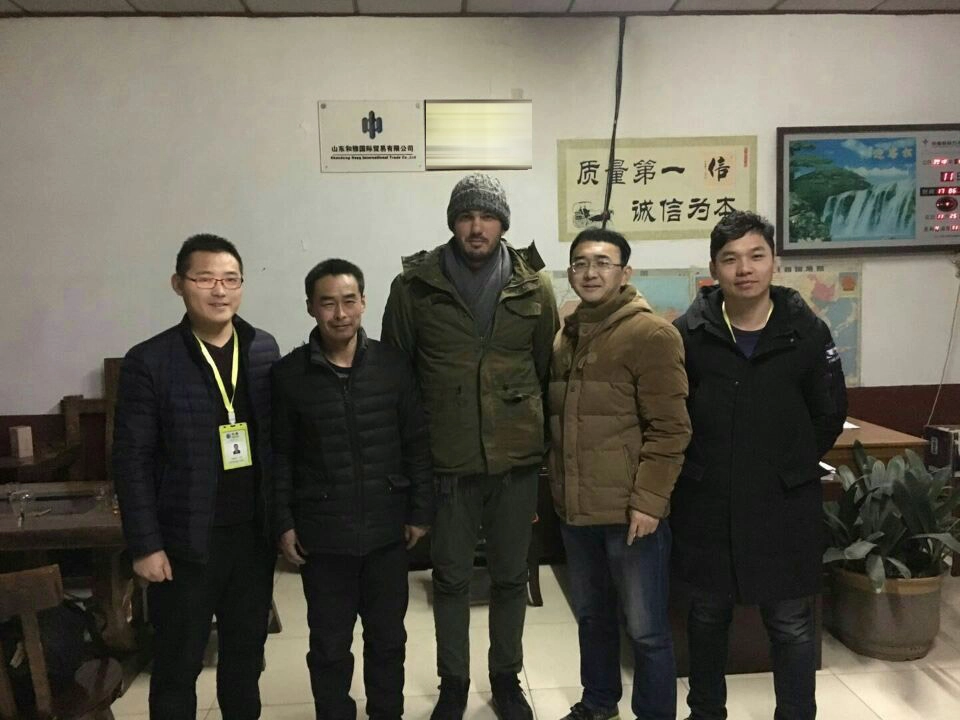 نرحب العميل الأسترالي لزيارة المصنع