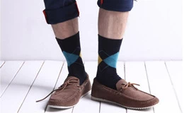 Leather shoes do not match the white socks
