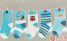 Wash socks put vinegar will not be stiff