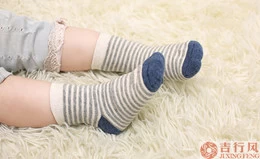 How important winter socks to your baby