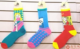 Socks work and materials are different, the price is not the same