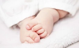 Choose the right shoes and socks to protect baby's little feet (2)