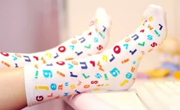 How do the socks maintain?