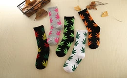 How should foot smelly person choose socks?（2）