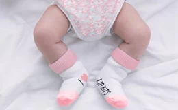 Should baby wear socks?