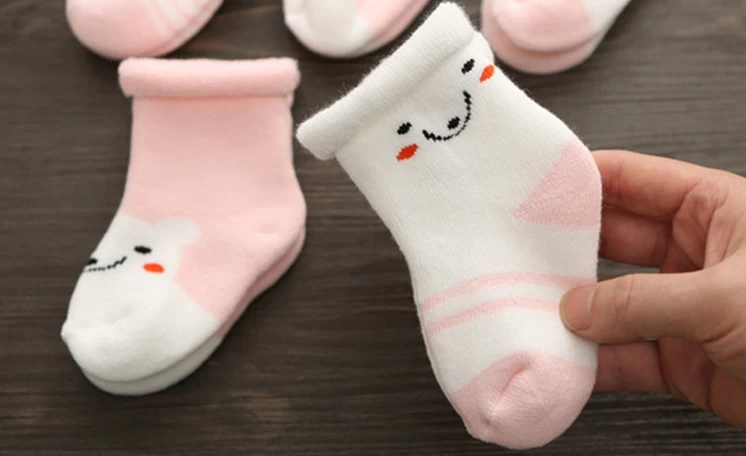 Are cotton socks the best choice? How to keep socks dry and comfortable?