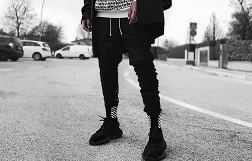 How do men wear stockings, both gentleman and trendy