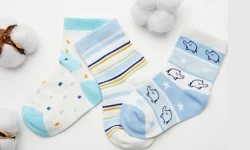 What should I pay attention to when dressing babies in spring?