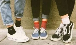 How to match socks to show more style