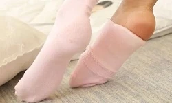 How to choose socks for people with chapped feet?