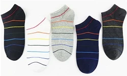 How should men choose socks?