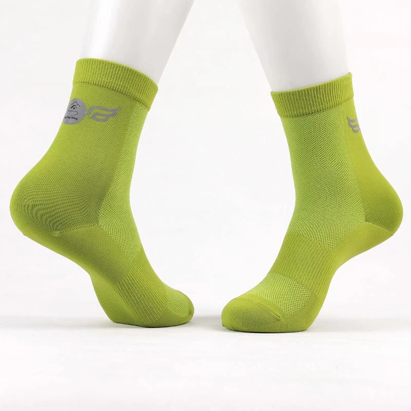 Fashionable and exquisite basketball socks