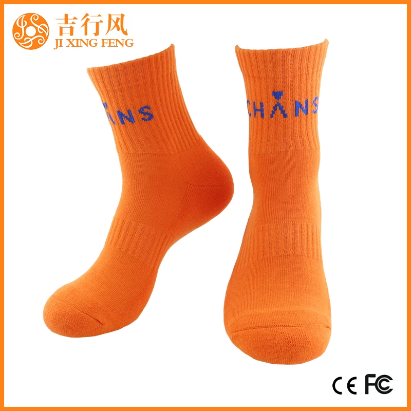 China Basketball Socken Hersteller Großhandel benutzerdefinierte dicke warme Sportsocken