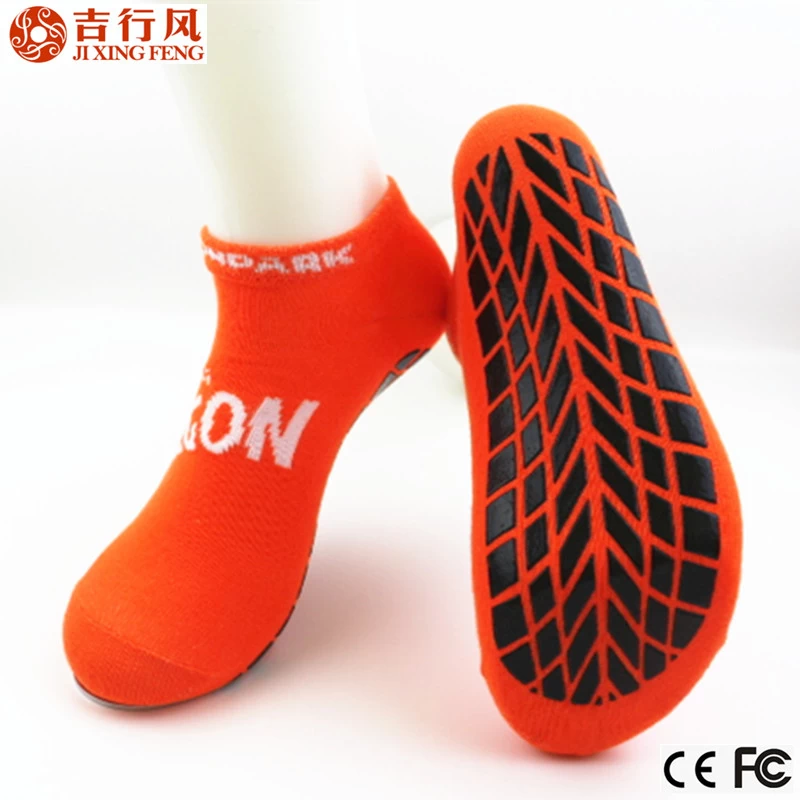 Chaussettes de Chine meilleure fabricant et exportateur, en vrac en gros anti dérapant trampoline saut chaussettes