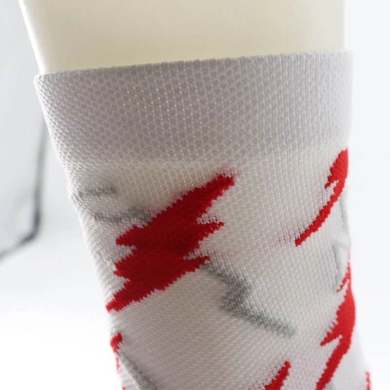Chine Chaussettes de coton de coton de mode personnalisée, fabricant de chaussettes de sport de coton pour hommes