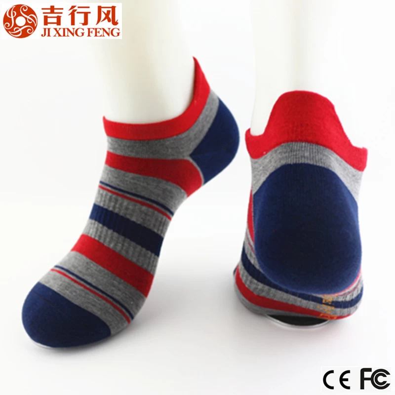 Professionnel de la Chine chaussettes usine, les socquettes en gros coton rayé personnalisé