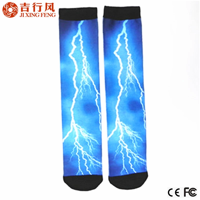 Chaussettes de Chine fabricant de chaussettes professionnelles, vente chaude populaire foudre modèle imprimé