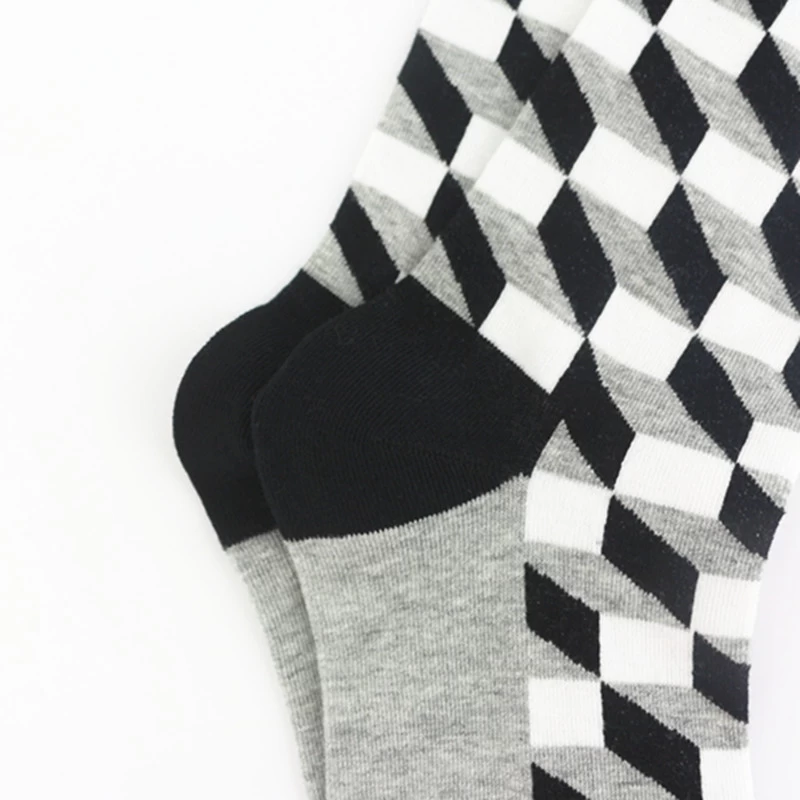 Chinese professional socks suppliers,classic checkered pattern jacruard men socks,made of cotton