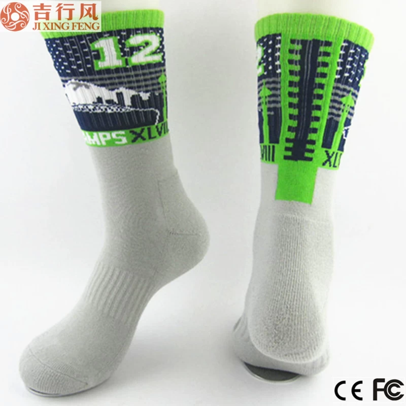 Chaussettes de sport de terry pour le mode vente chaude, chaussettes de Chine meilleur professionnelle fabricant