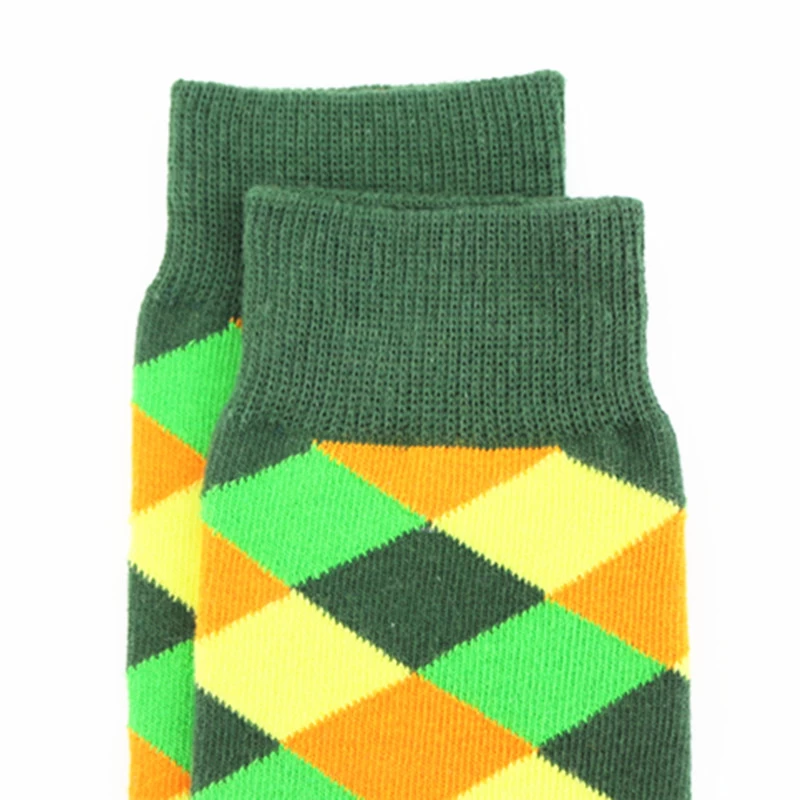 Men Sports Socks, Eco-friendly and Breathable, Customized Designs Available