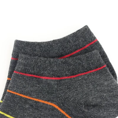 Nouveau style de mode de conception de mens gris chaussettes à rayures, en coton et logo sur mesure