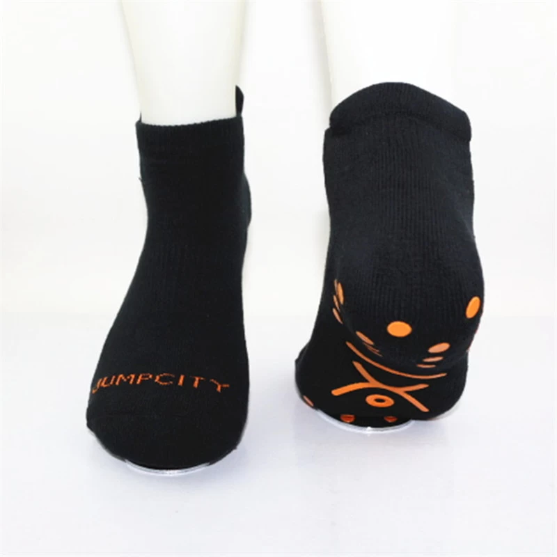 New design jump sport anti slip socks with terry bottom, made of cotton, OEM and ODM service