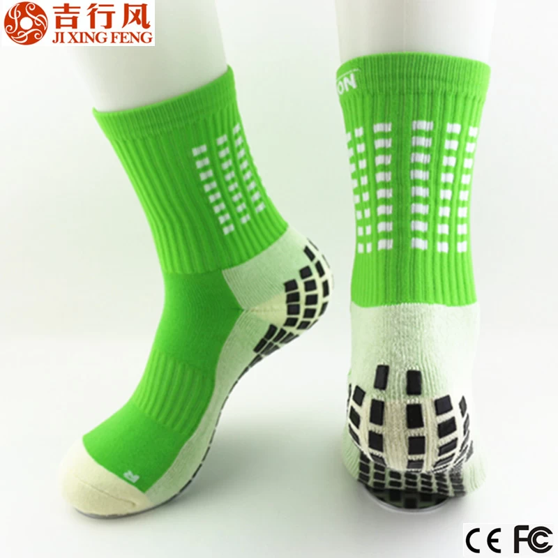 Chaussettes de sport mode personnalisé en gros vert coton nylon anti dérapant