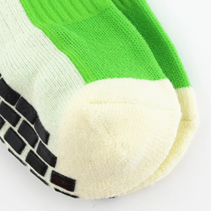 Chaussettes de sport mode personnalisé en gros vert coton nylon anti dérapant