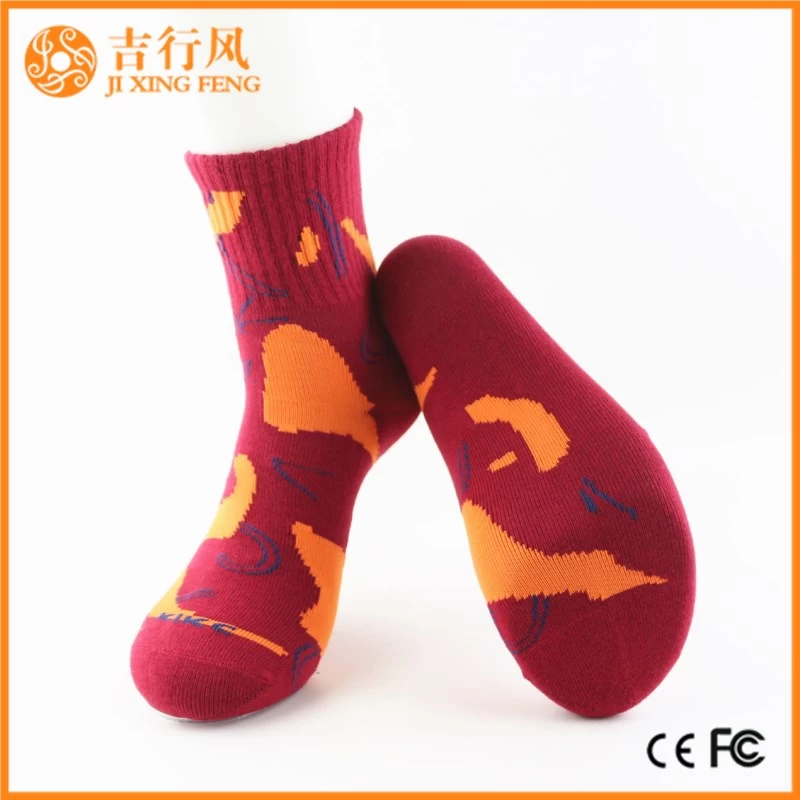 billige Baumwolle Sport Socken Lieferanten und Hersteller China benutzerdefinierte Mode Baumwolle Männer Socken
