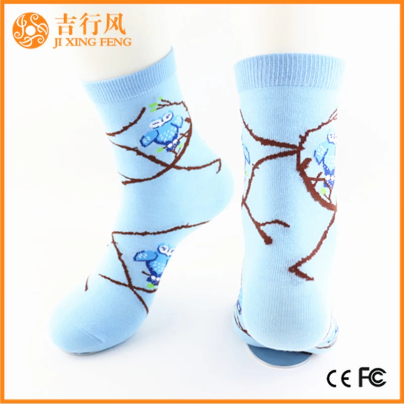 Baumwolle gestrickte Frauen Socke Hersteller Großhandel benutzerdefinierte niedlichen Cartoon Muster Socken