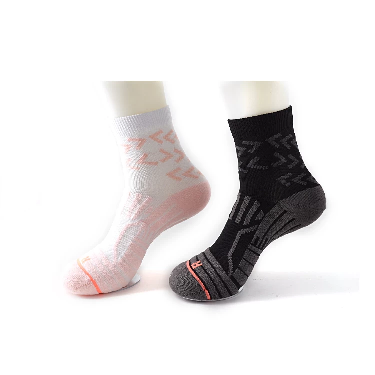 Chaussettes de sport Coton Fabricants, Cunstom Design Sports Socks fournisseur, chaussettes de coton colorant