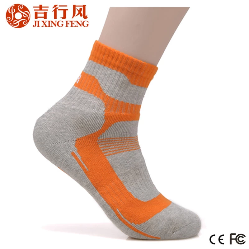chaussettes de sport de coton fournisseurs et fabricants en gros coutume femmes chaudes chaussettes Chine