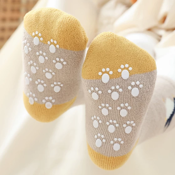 Design Niedliche Tier Spaß Neugeborene Socken Hersteller, Großhandel Neugeborene Terry Baumwollsocken