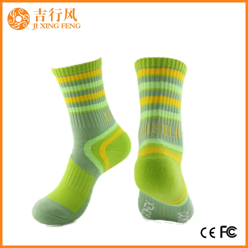 fashion knitted sport sock exporter wholesale custom long cotton stripe sport socks