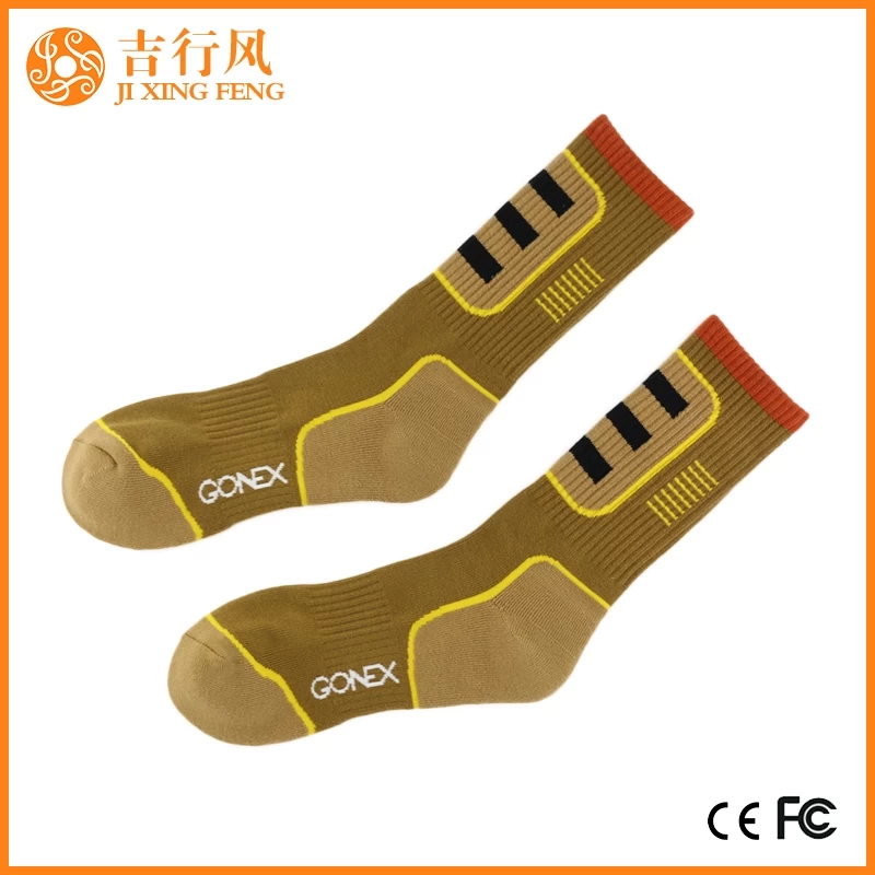 fashion knitted sport sock suppliers China custom sports mens basketball socks