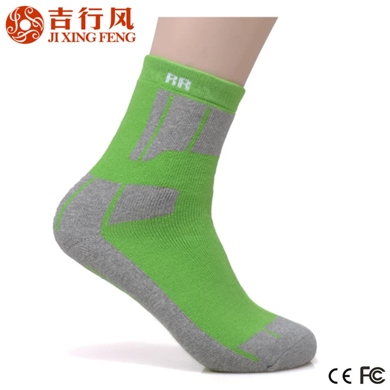 épais coton chaussettes usine en gros logo personnalisé teintures coton chaussettes Chine
