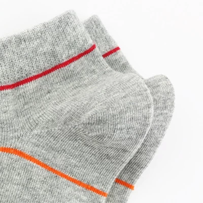 vente en gros personnalisé le plus nouveau modèle de chaussettes en coton rayé couleur mens