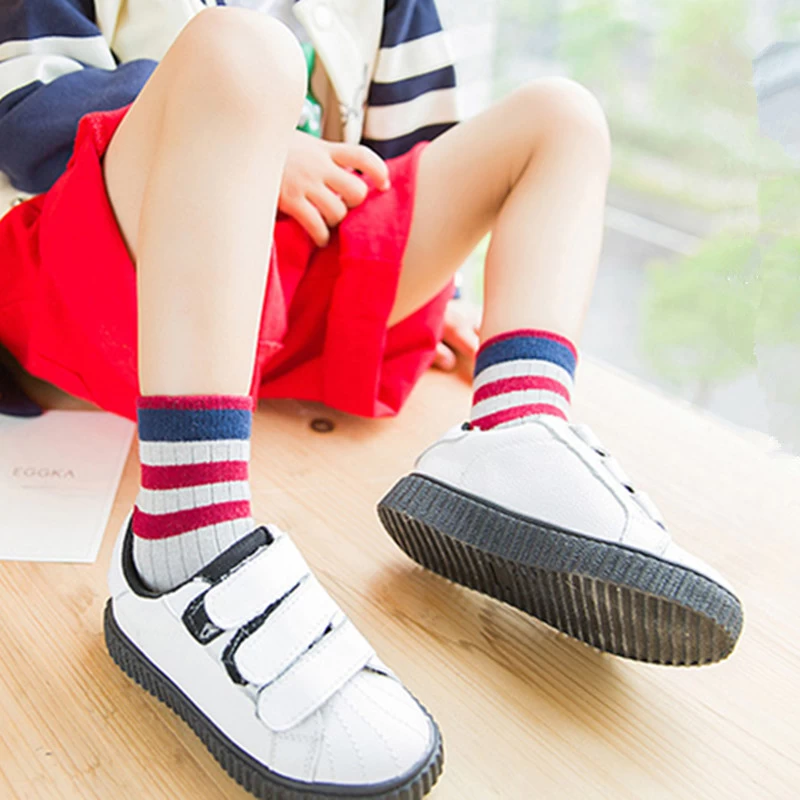 monde plus grand enfants chaussettes fabricant, vente en gros mode rayures enfants cheville chaussettes