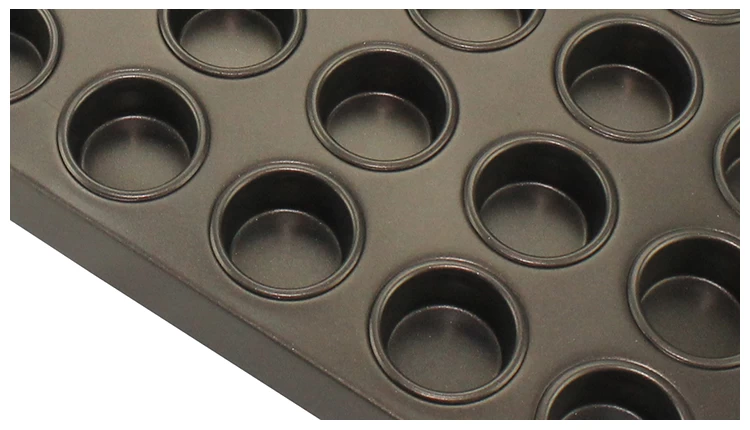 Standard Muffin Pan, 24 Forms