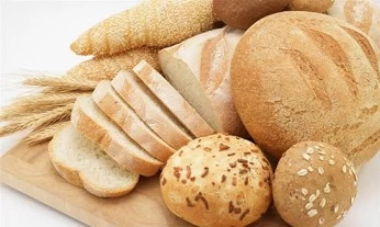 Diferentes sabores de pan delicioso