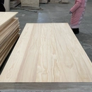Chine Pinus sylvestris Bois de pin russe de première classe, sans nœuds, pin radiata de Nouvelle-Zélande, tant dans les panneaux à jointure que dans les panneaux collés sur les bords. fabricant