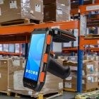Chiny Przemysłowy przenośny terminal danych PDA z systemem Android ze skanerem 2D, ośmiordzeniowym procesorem, 4 GB + 64 GB producent