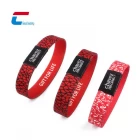 China Color Cheap RFID/NFC Heat Transfer Elastic Woven Wristband Wholesaler fabrikant