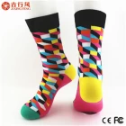 中国 中国最好的袜子产品制造商和出口商，批发时尚彩色棉袜子的男人 制造商